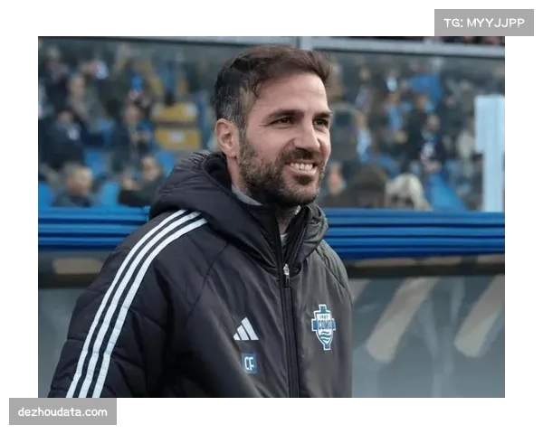 前西班牙国脚法布雷加斯以青年队教练身份重返巴萨俱乐部任职